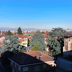 Tra Il Centro E Il Verde